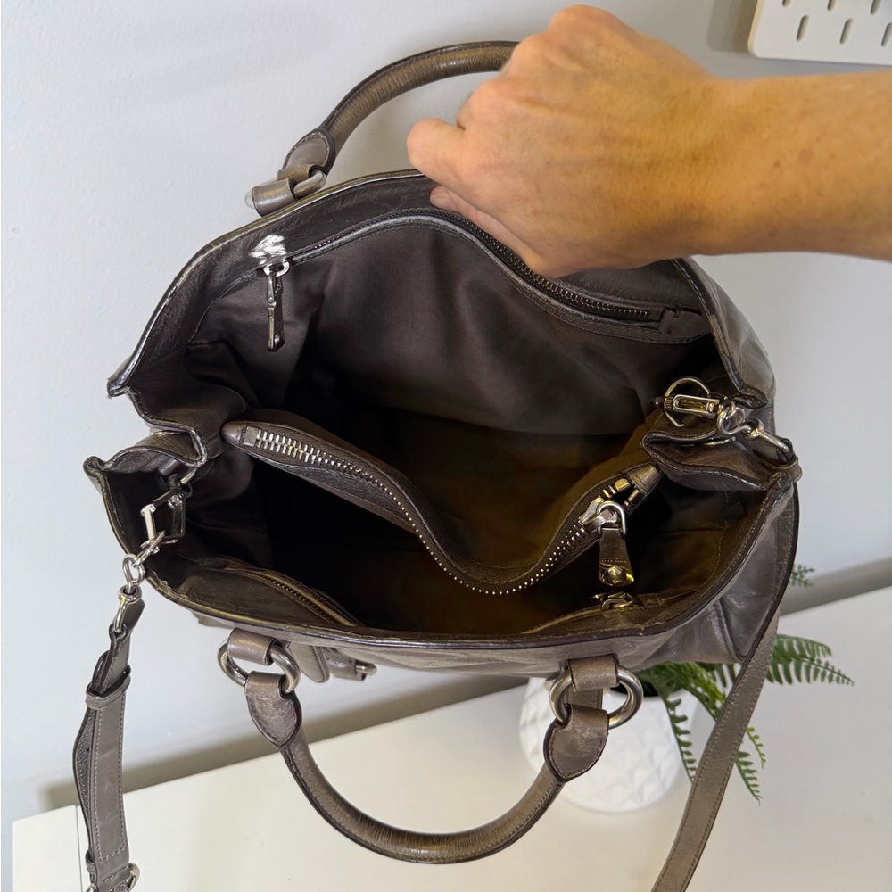 Vintage Miu Miu Vitello Shine In FUMO Gray Leather Shoulder Satchel - Picture 9 of 16